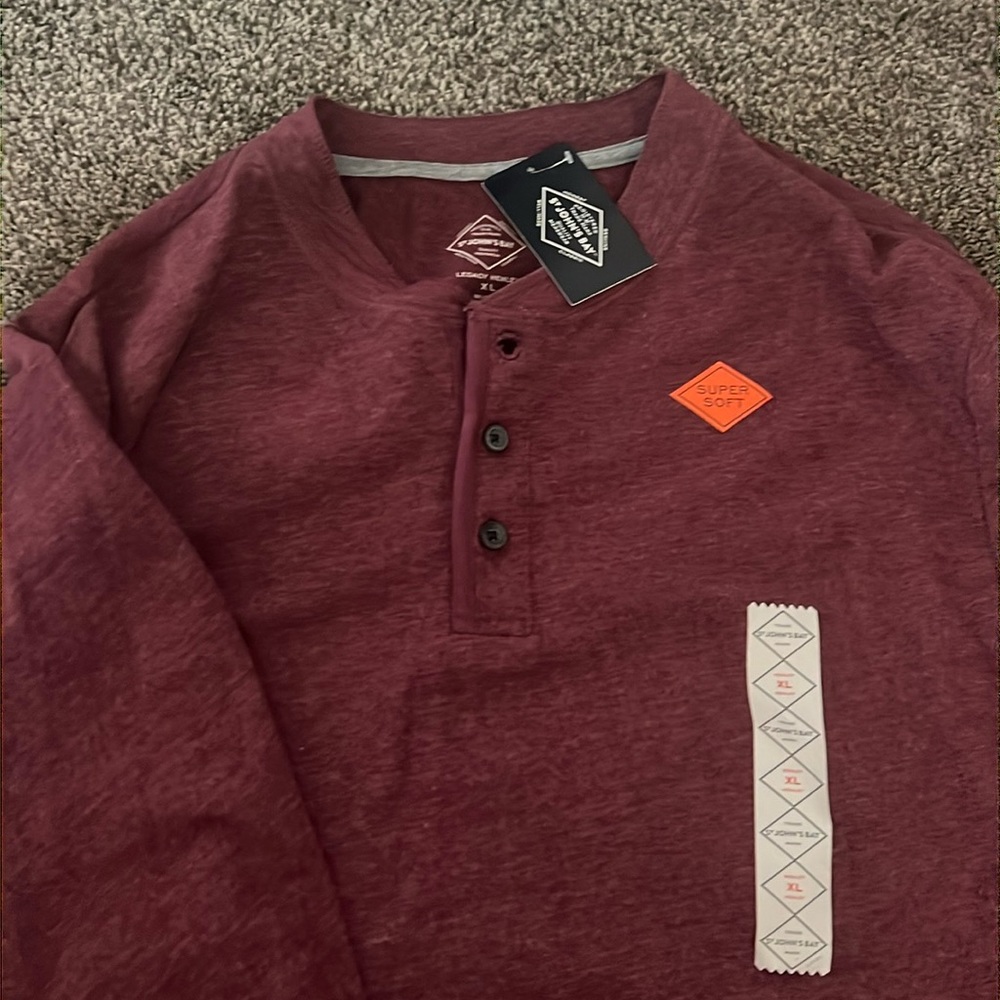 Men’s long sleeve tee